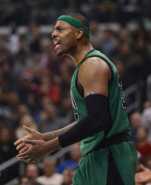 奥特：欣赏狄龙一切特质 他强硬作风求胜欲是点火器强硬但不越界（奥特盛赞狄龙：特质全面，铁血求胜是球队的点火器，强硬但不越界）