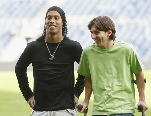 赛后情书：巴萨防守千疮百孔能否防住中超？曼城哈登大胜多特（赛后手记：巴萨后防漏洞百出能挡住中超锋线吗？曼城哈登大胜多特）