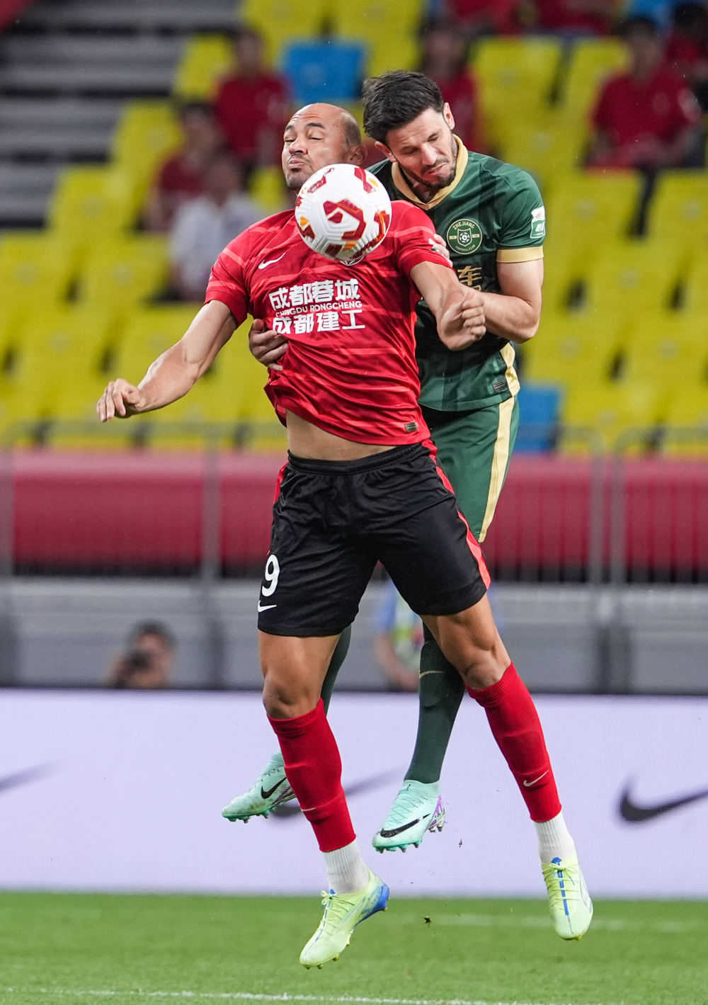 53%，姆巴佩是欧冠进球50+球员中客场进球占比最高的（53%！姆巴佩在欧冠50+射手中客场进球占比第一）