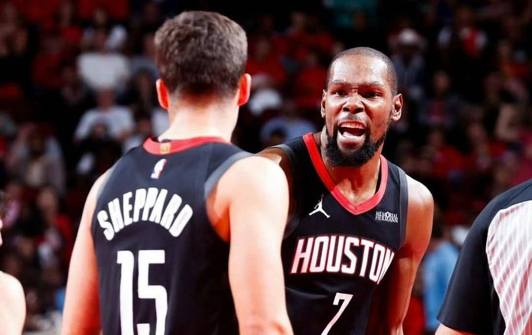 普利希奇：两天前我像死在床上了一样，很高兴来到了这里（普利希奇：两天前我还病得躺在床上，如今来到这里让我无比开心）