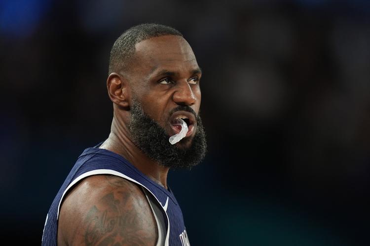 罗体：迪巴拉因发烧缺席罗马的训练，多夫比克恢复跑步练习（罗马体育报：迪巴拉发烧缺席罗马训练，多夫比克重启跑步训练）