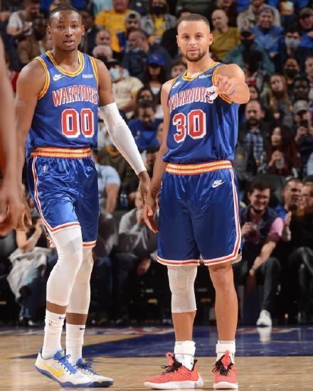 鲲城祝贺英博U21冲乙：期待小将们在中乙书写更多精彩篇章（鲲城恭贺英博U21升入中乙：期待小将们再创精彩篇章）