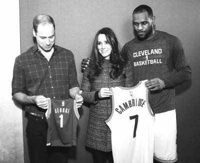 记者：邓卓翔尚未与三镇有进一步沟通，三镇目前也没换帅消息（记者称邓卓翔与三镇暂无进一步沟通，俱乐部暂未有换帅消息）