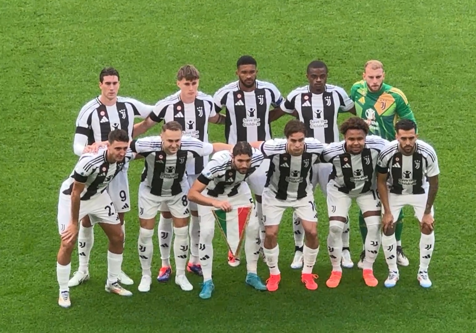 东体：李可有可能重新入选国足，门将位置可能保留个别老将（国足或迎调整：李可有望回归，门将位置可能继续保留部分老将）