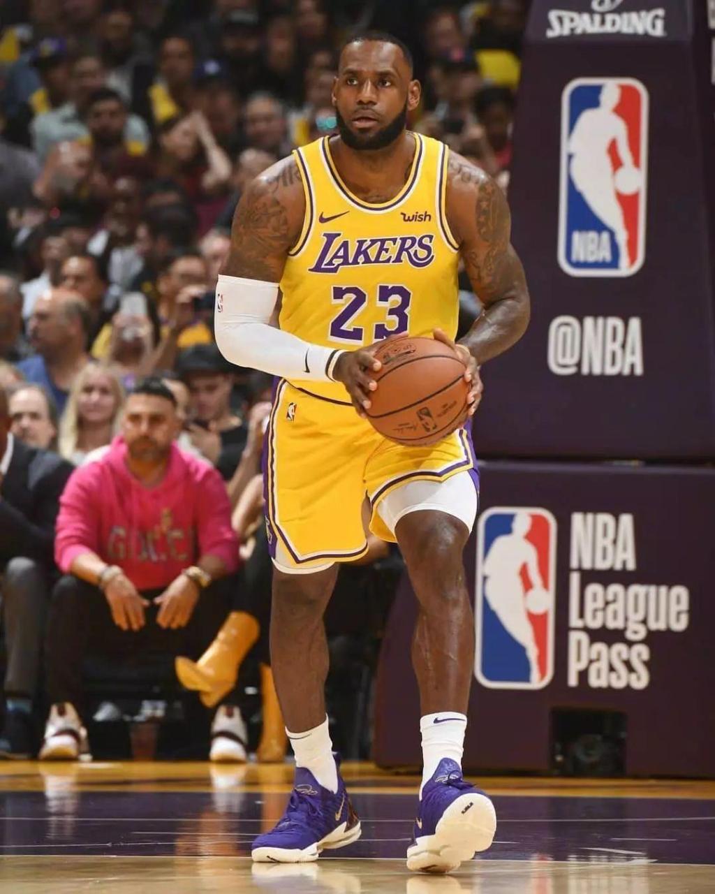 穆勒：我认为这场美职联决赛非常棒；再次见到梅西他们很开心（穆勒：美职联决赛精彩纷呈；再见梅西等人让我很开心）