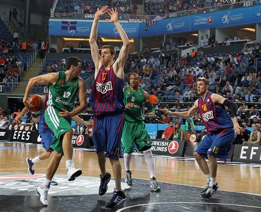 孔帕尼：会继续练定位球；迪亚斯虽没直接参与进球但贡献很大（孔帕尼：定位球训练不停；迪亚斯未直接参与破门仍贡献巨大）