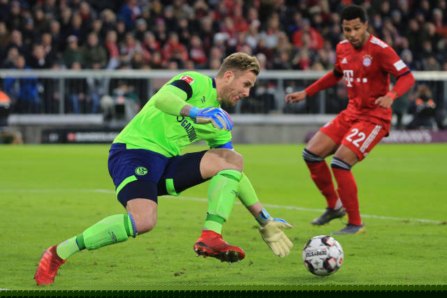 曼联积极追求皇马球星古勒，认为其价值极高，皇马不愿轻易放走，其他俱乐部竞争激烈。（曼联力追皇马新星古勒并高度评价，皇马不愿放行，多队竞争激烈）