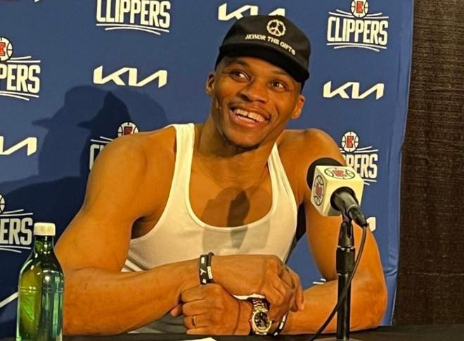 意天空：罗马已就齐尔克泽与曼联谈判，双方每天都在进行对话（意天空：罗马与曼联就齐尔克泽展开谈判，双方保持每日沟通）