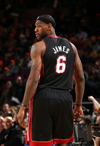 CBA：广东外援爆发 助球队大胜吉林男篮（CBA：广东外援火力全开，助队狂胜吉林男篮）