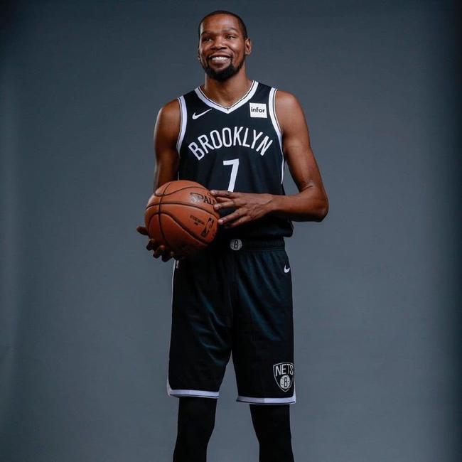 克莱重返勇士？队记：可能发生但不是本赛季，必须由库里推动（记者：库里若出面，克莱或将回归勇士，但不会是本赛季）