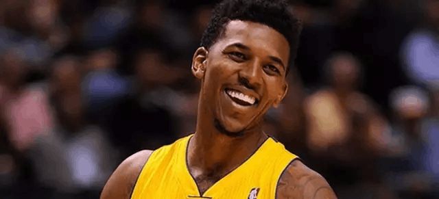 德天空：皇马有意法鹰后卫布朗，近期已派球探考察球员（德天空：皇马相中尼斯后卫布朗，近期已派球探实地考察）